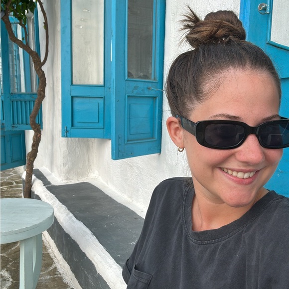 Meet your Posher, Cara - Picture 1 of 1